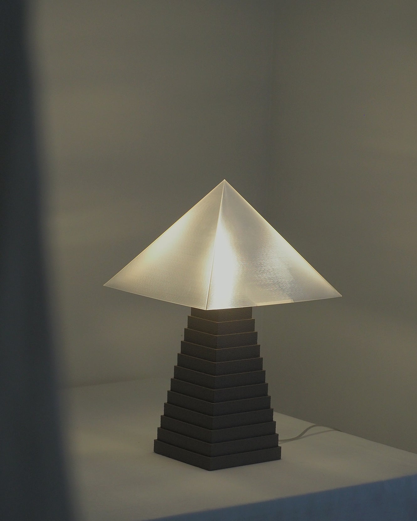 Pyramide Lamp